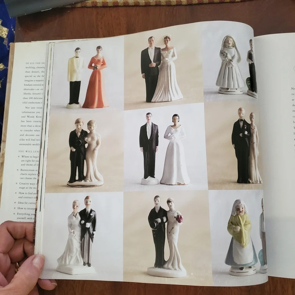 Martha Stewart's Wedding Cakes Hardcover First Edition 2007 Cookbook Guide